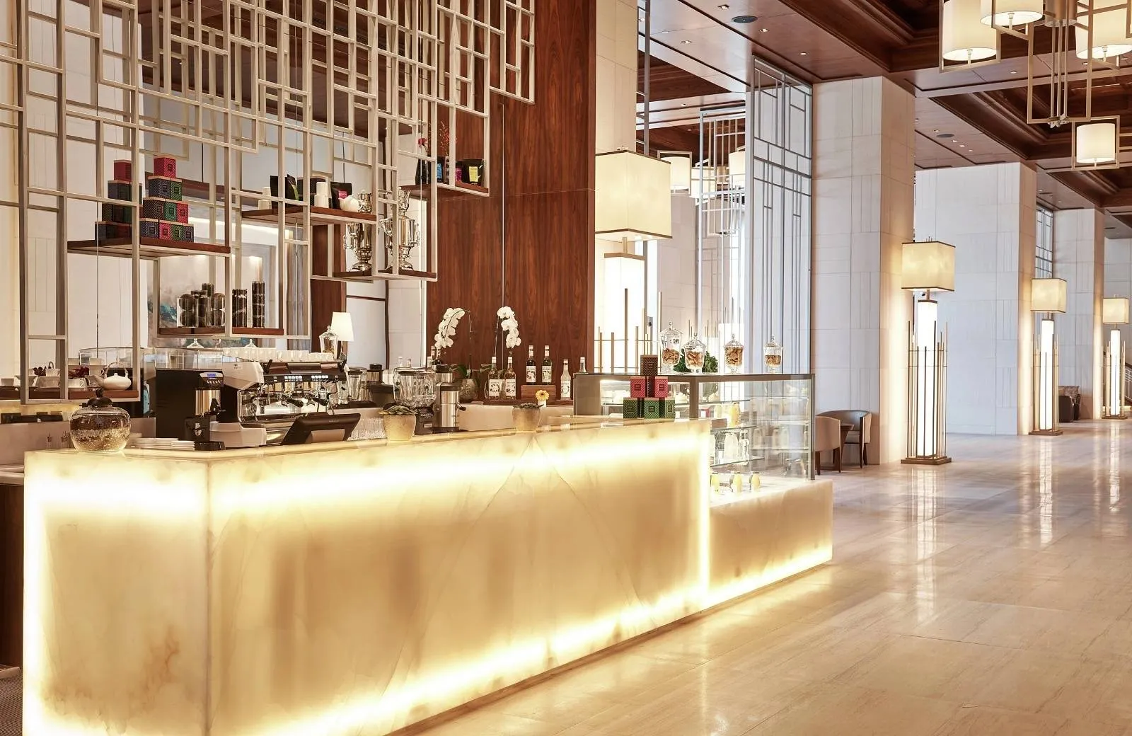 Hilton Dubai Al Habtoor City 5*