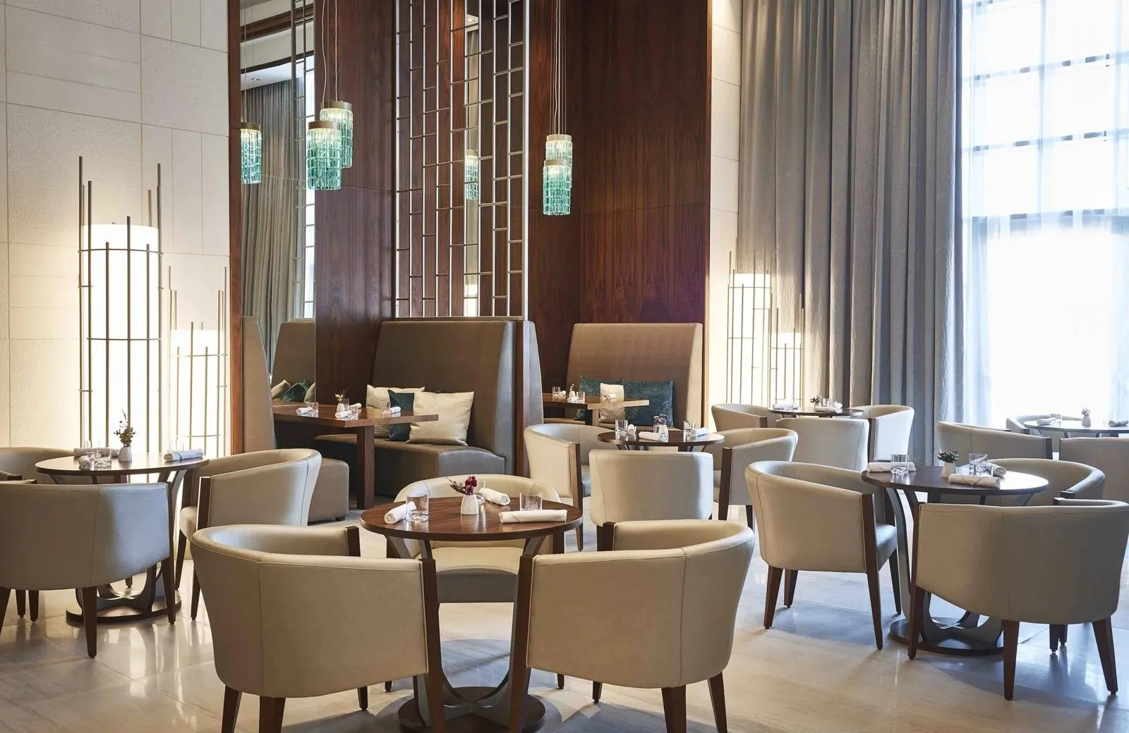 Hilton Dubai Al Habtoor City 5*