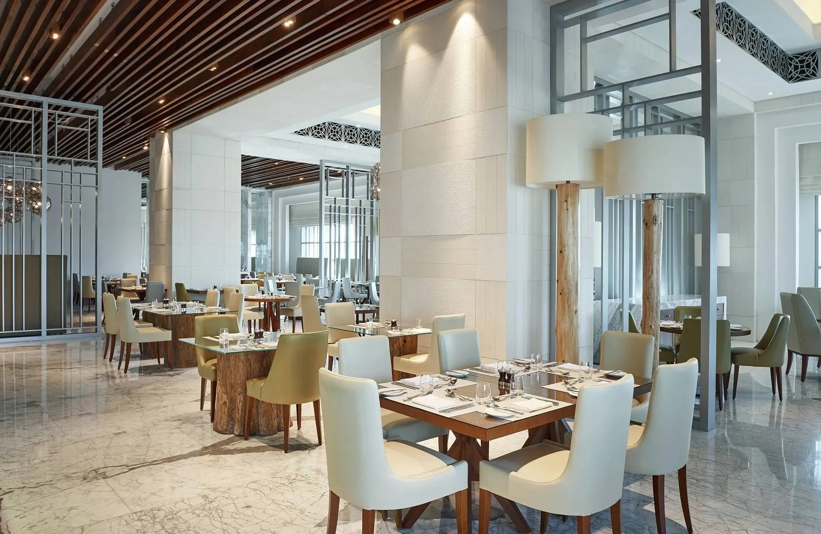 Hilton Dubai Al Habtoor City 5*