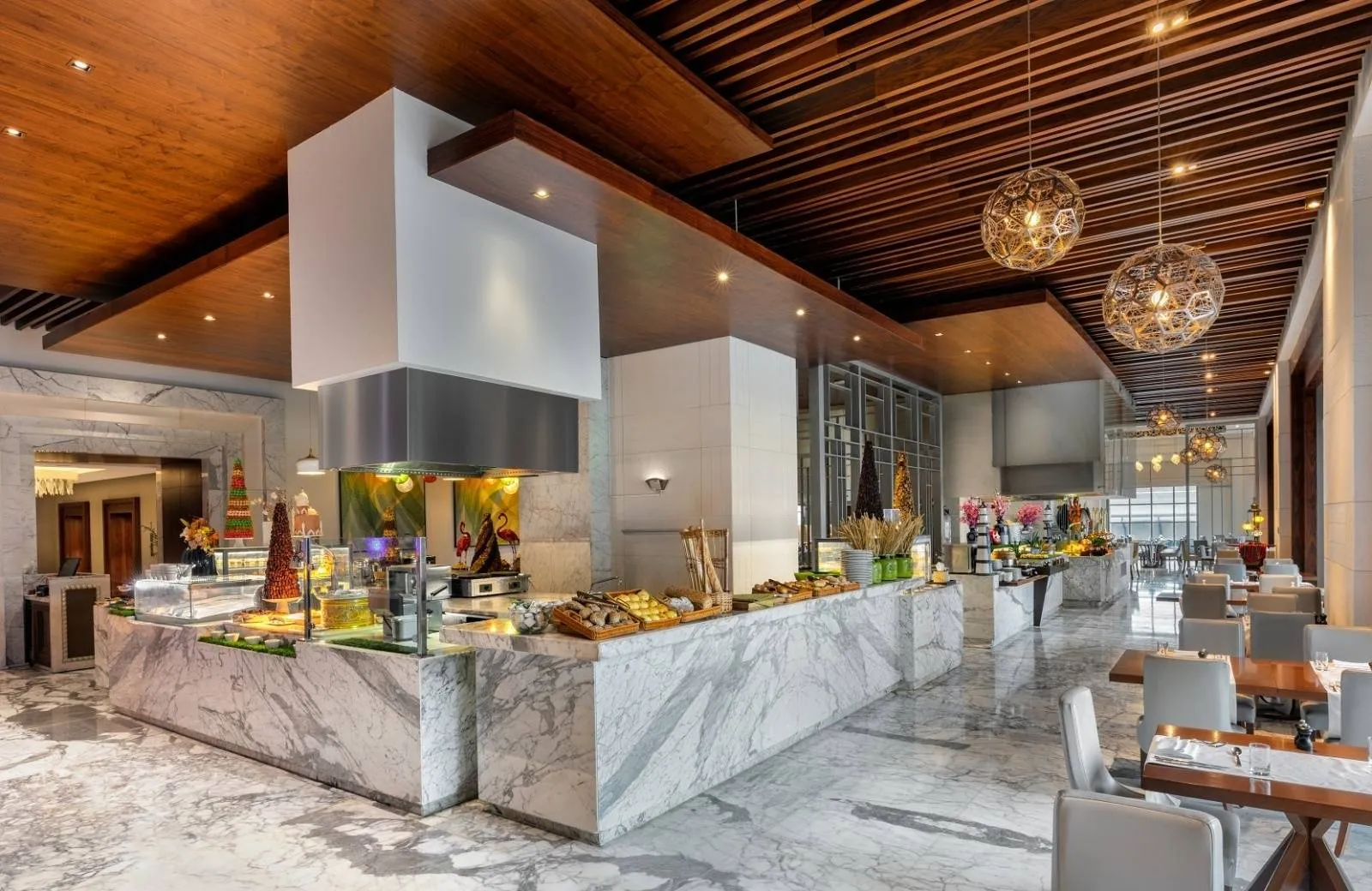 Hilton Dubai Al Habtoor City 5*