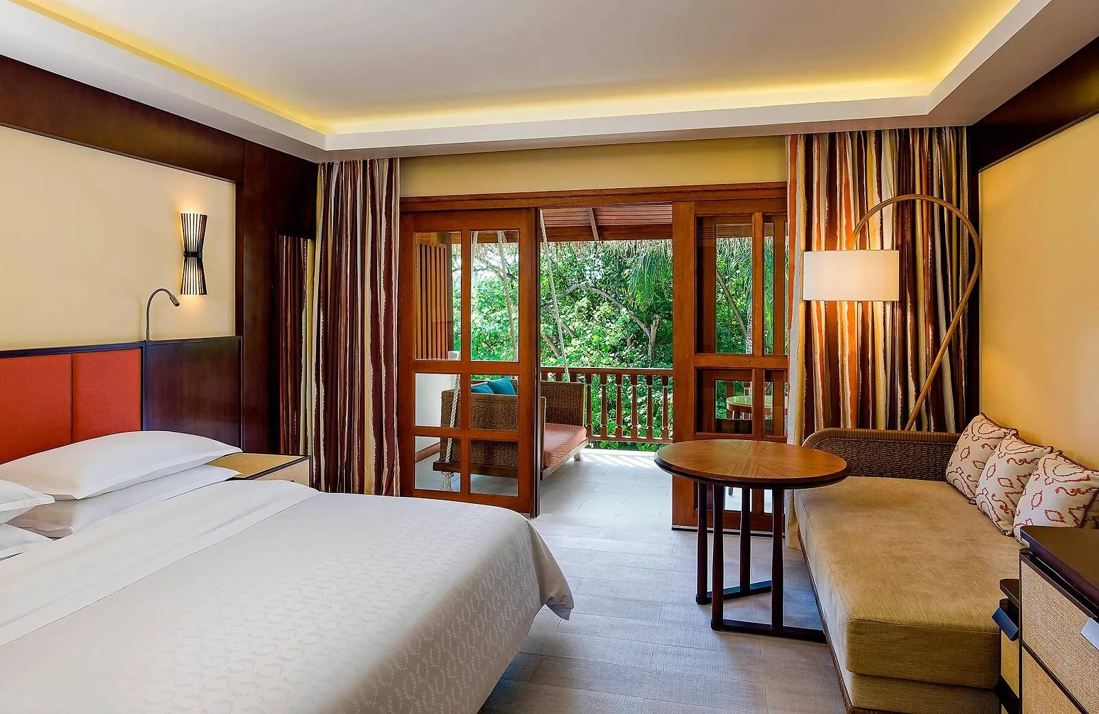 Sheraton Maldives Full Moon Resort & Spa 5*