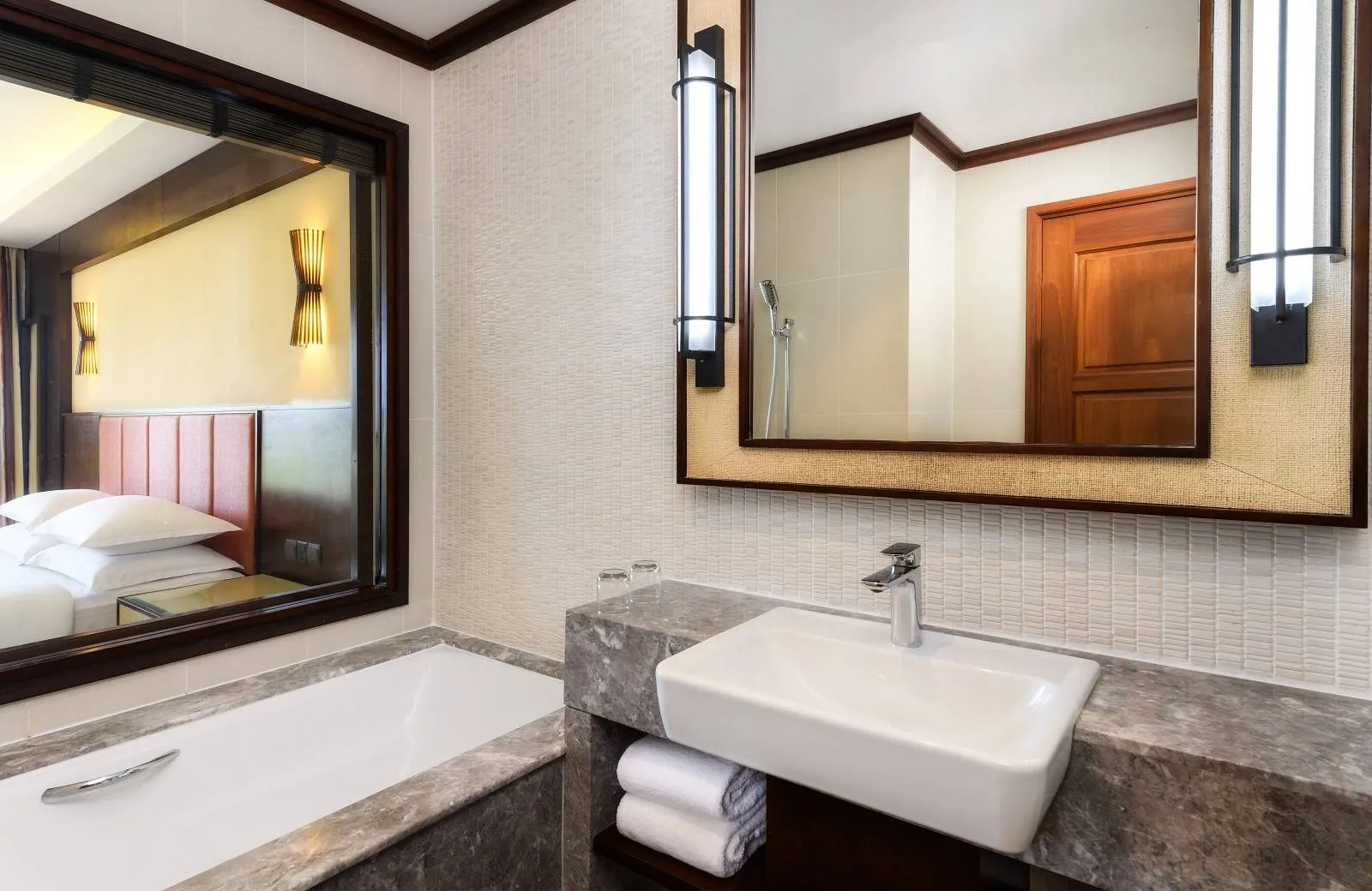 Sheraton Maldives Full Moon Resort & Spa 5*