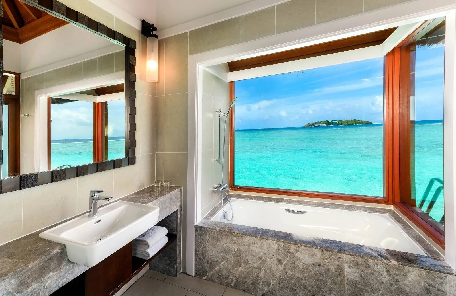 Sheraton Maldives Full Moon Resort & Spa 5*