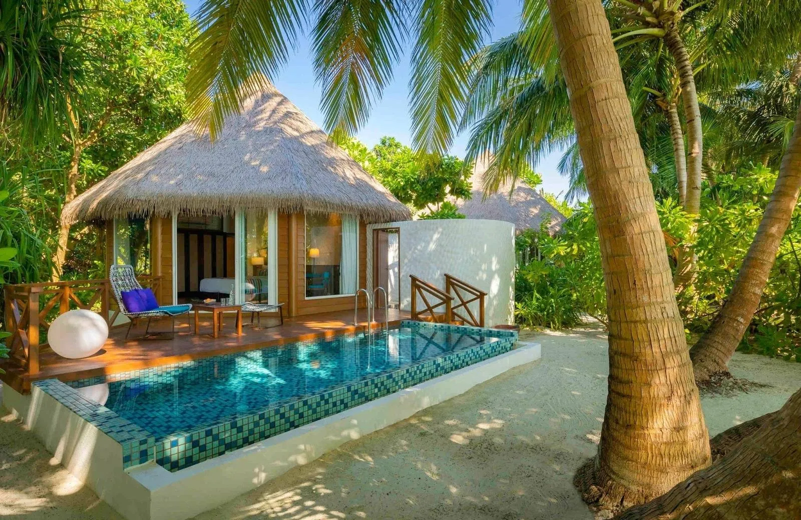Mercure Maldives Kooddoo Resort 4*