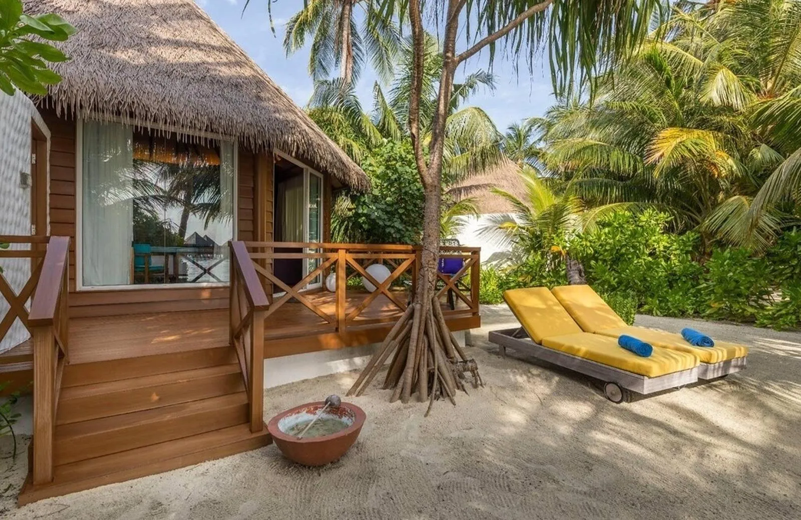 Mercure Maldives Kooddoo Resort 4*