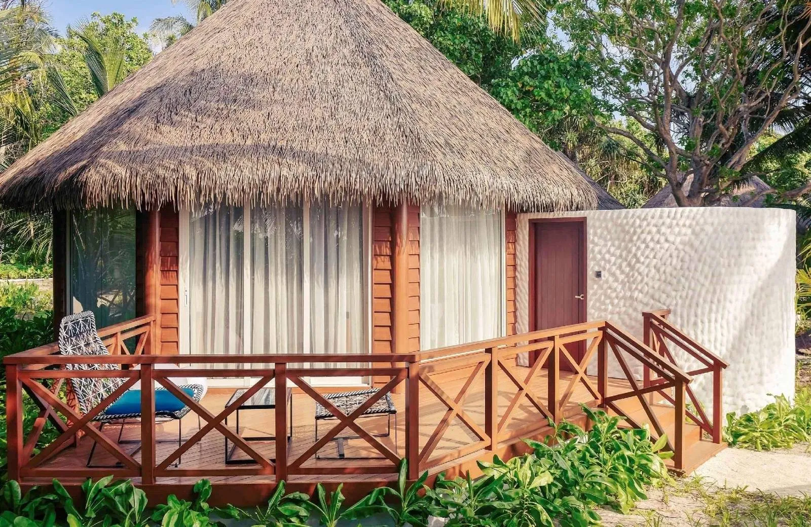 Mercure Maldives Kooddoo Resort 4*