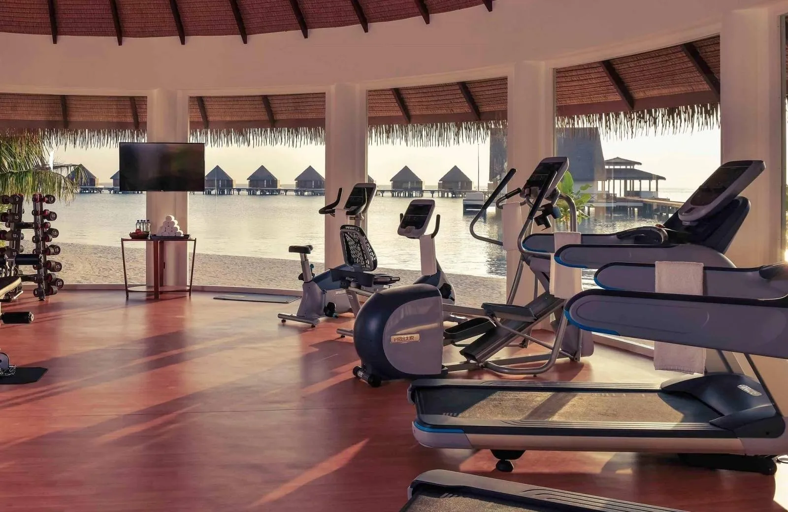 Mercure Maldives Kooddoo Resort 4*