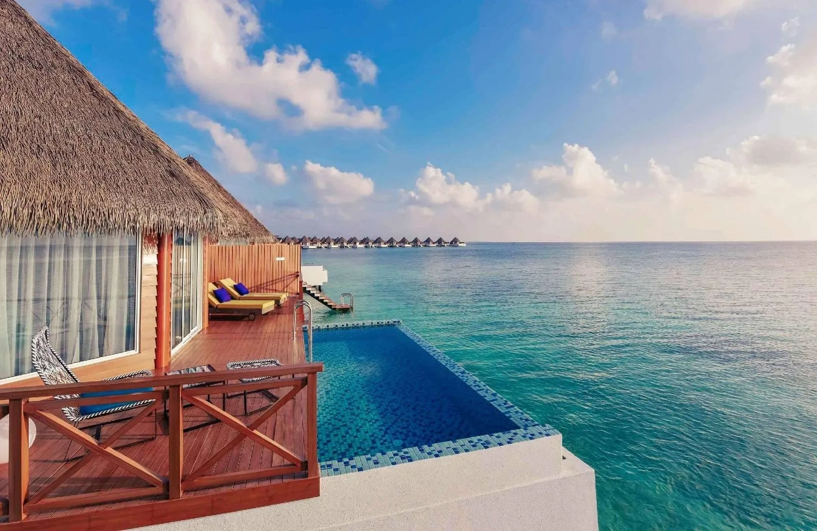 Mercure Maldives Kooddoo Resort 4*