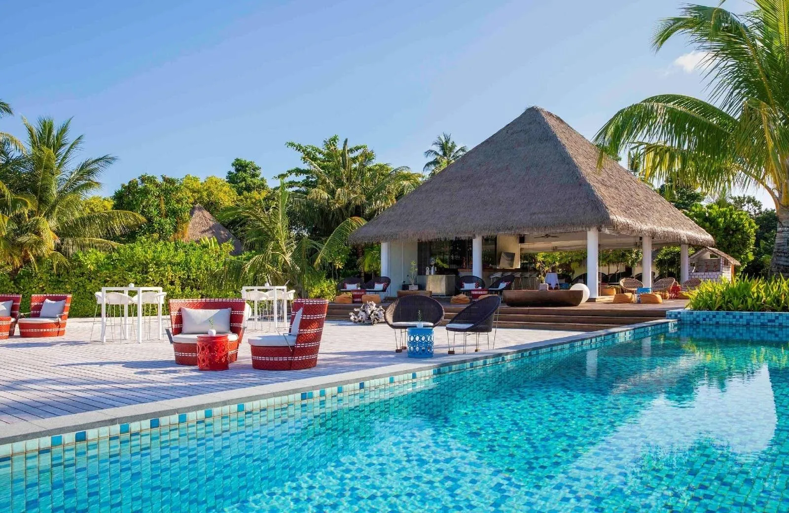 Mercure Maldives Kooddoo Resort 4*