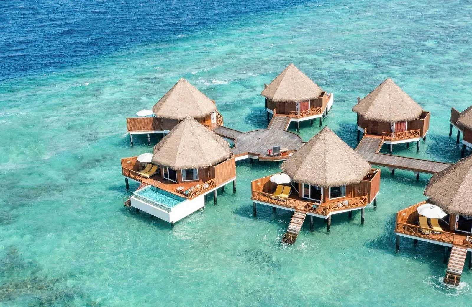 Mercure Maldives Kooddoo Resort 4*