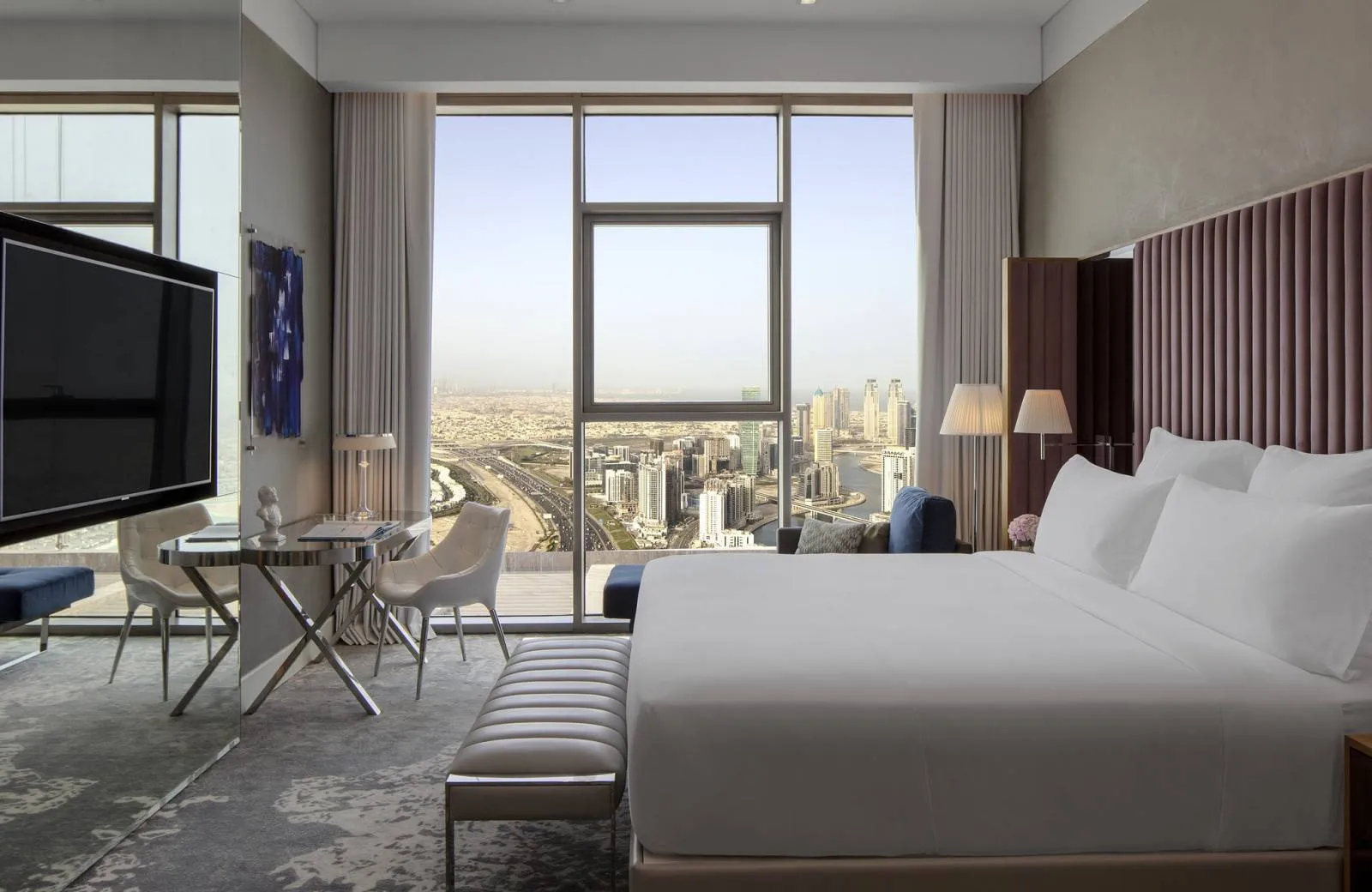SLS Hotel & Residences Dubai 5*