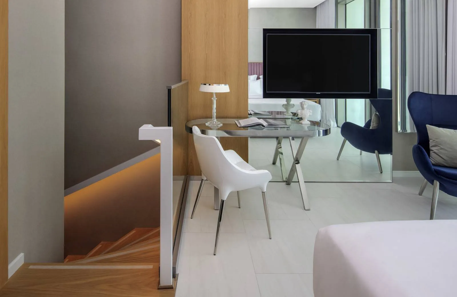 SLS Hotel & Residences Dubai 5*