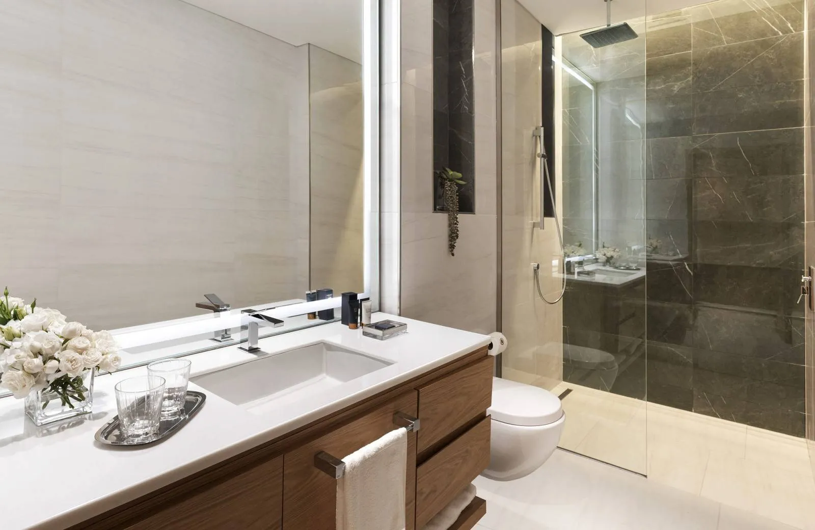 SLS Hotel & Residences Dubai 5*