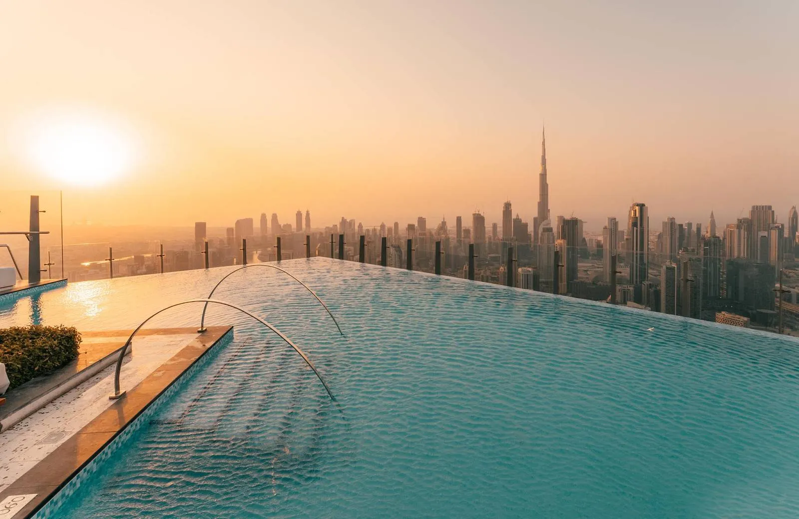 SLS Hotel & Residences Dubai 5*