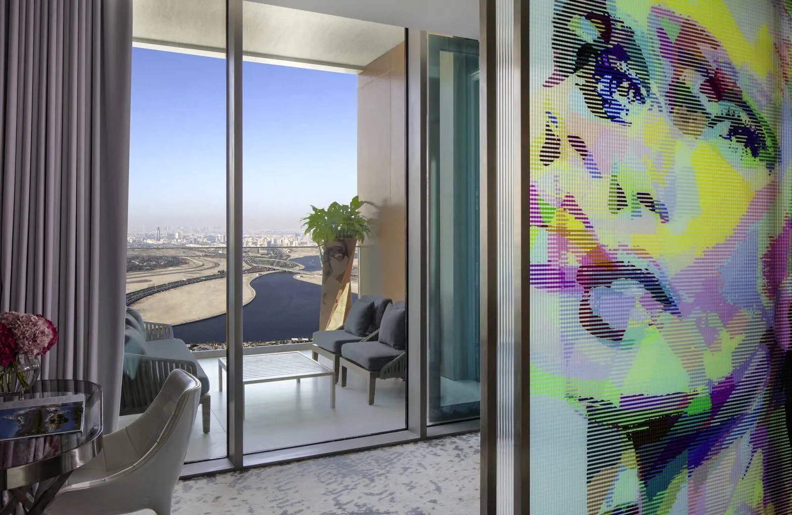 SLS Hotel & Residences Dubai 5*