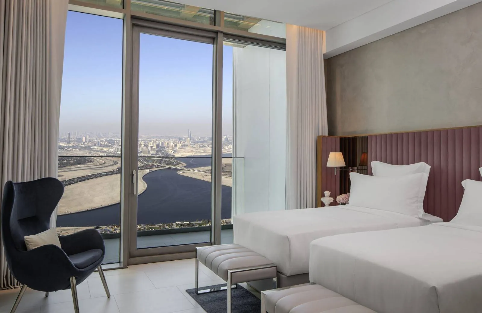 SLS Hotel & Residences Dubai 5*