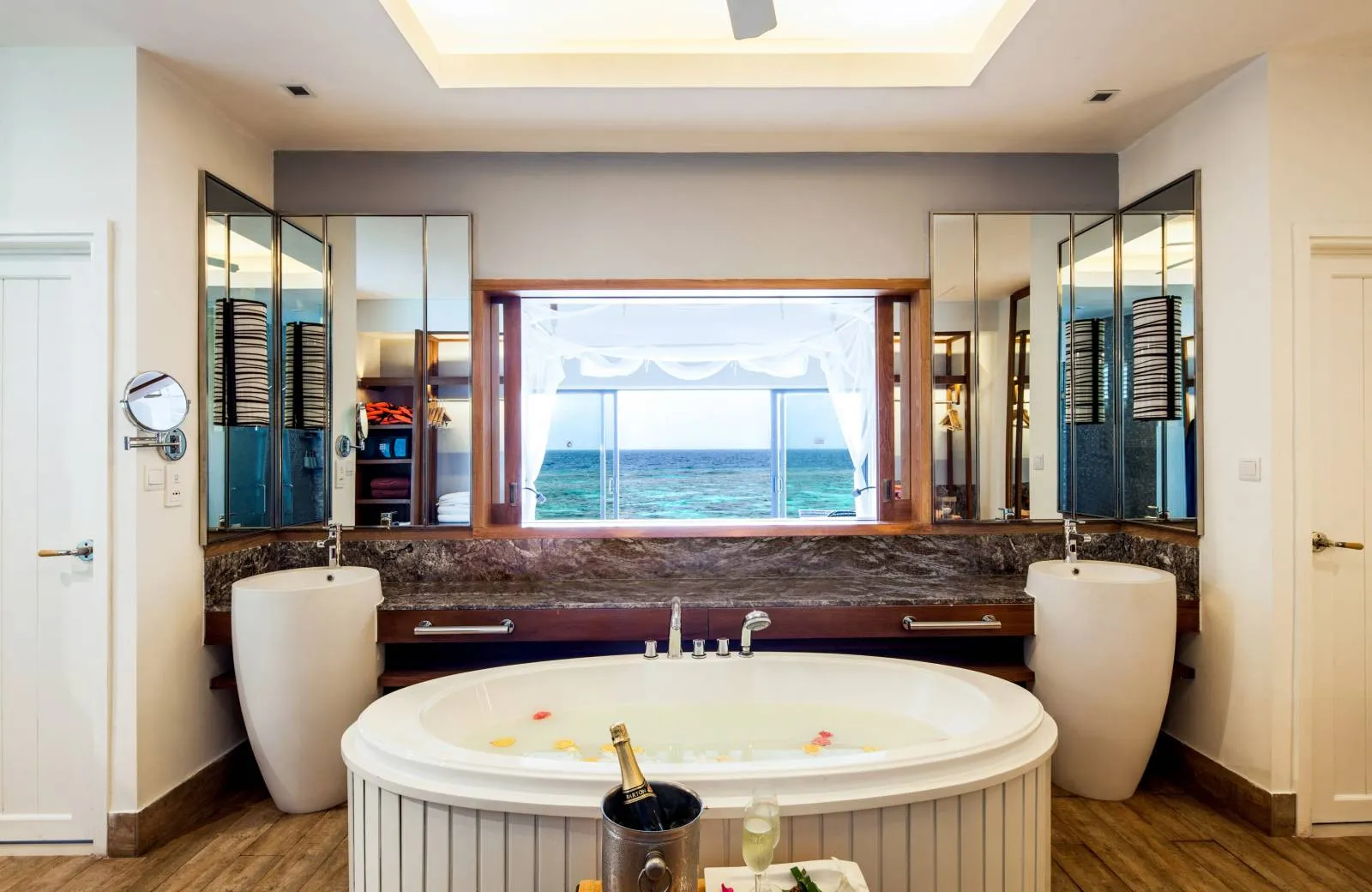 Machchafushi Island Resort & Spa Maldives (ex. Centara Grand Island) 5*