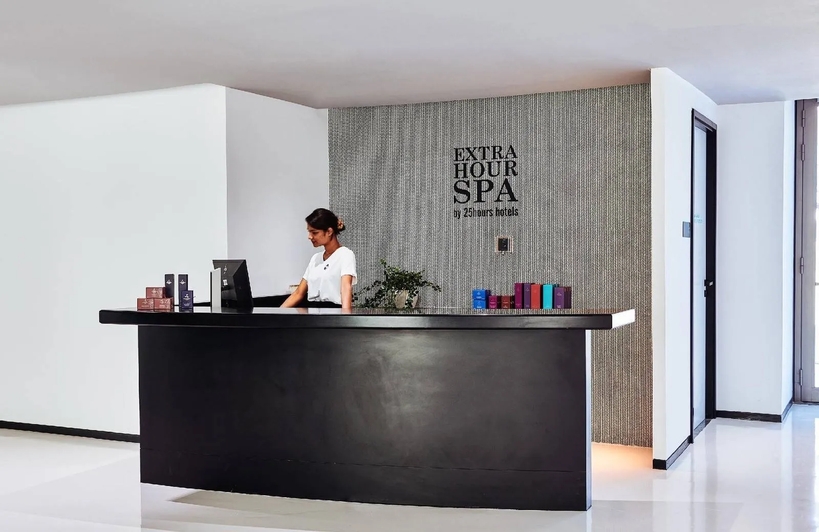 25hours Hotel One Central 5*