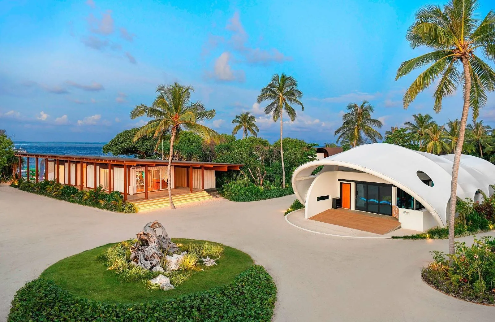 The Westin Maldives Miriandhoo Resort 5*