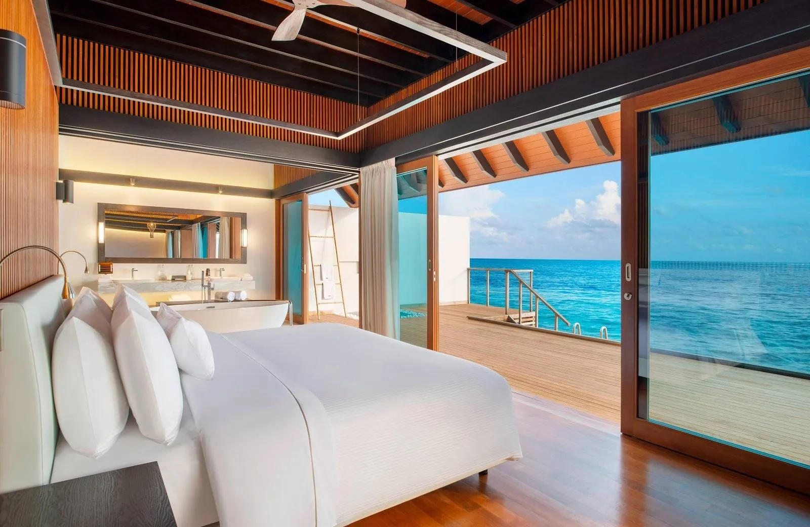 The Westin Maldives Miriandhoo Resort 5*