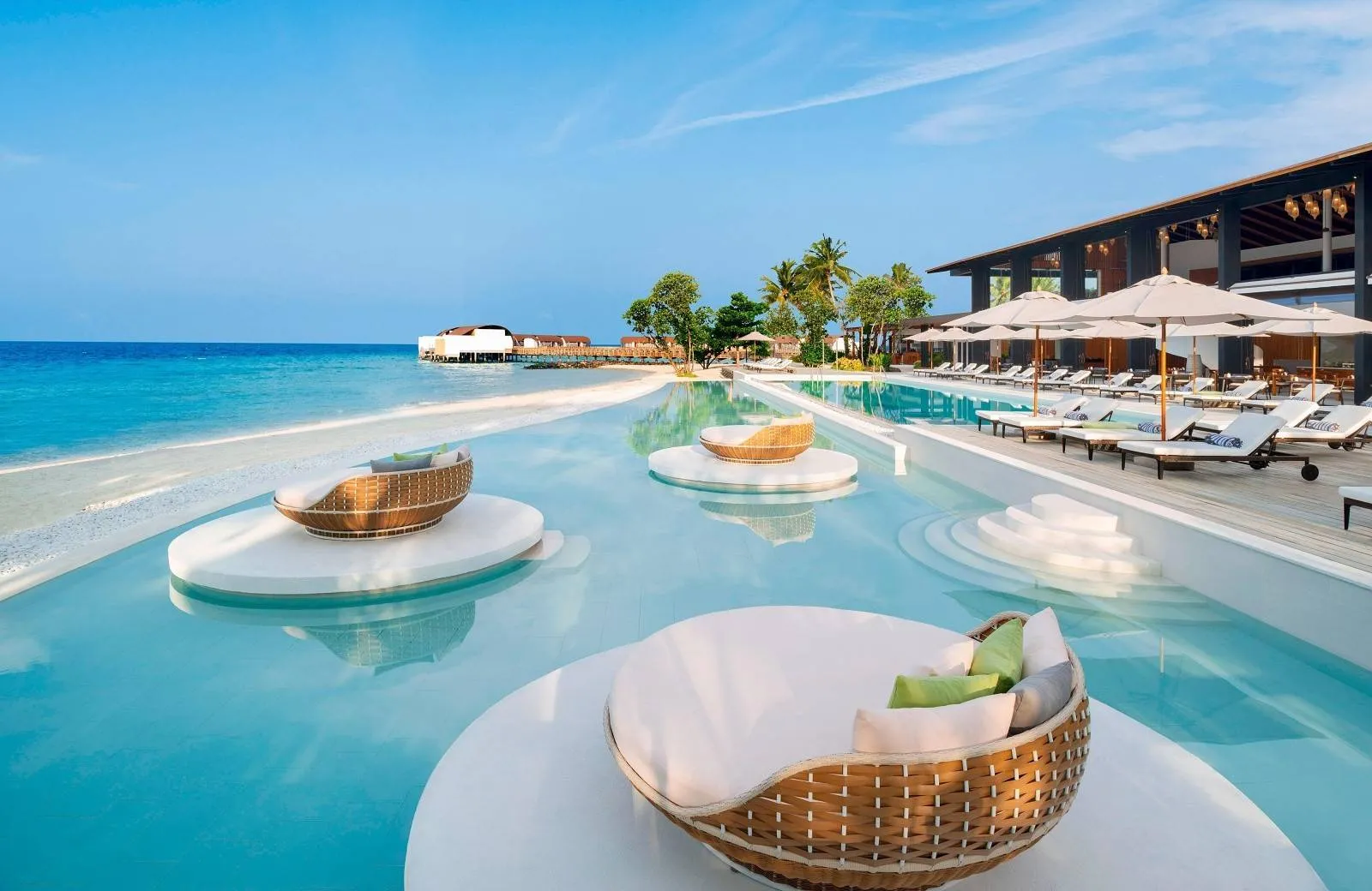 The Westin Maldives Miriandhoo Resort 5*