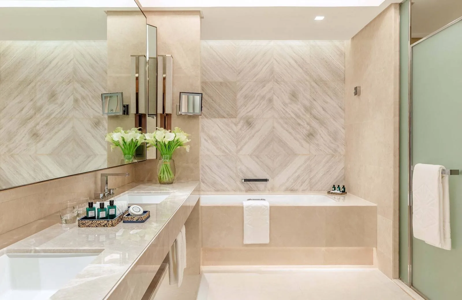 Taj Exotica Resort & Spa, The Palm 5*