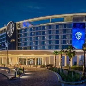The WB Abu Dhabi, Curio Collection by Hilton 5*