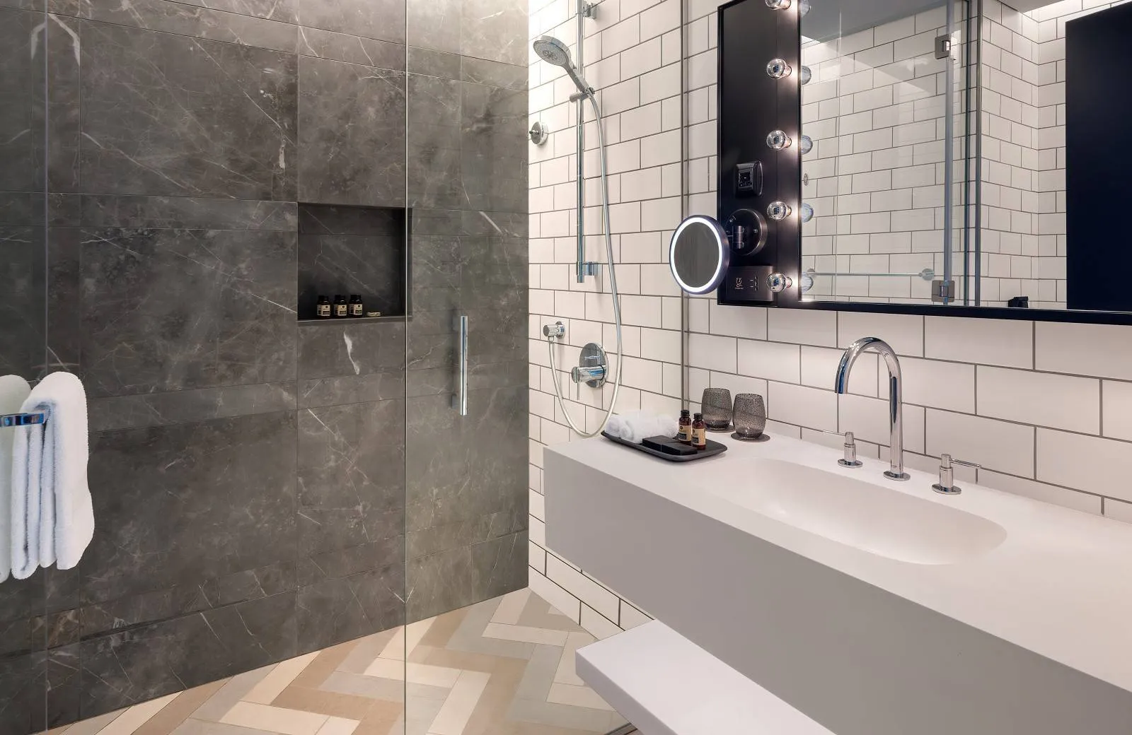 The WB Abu Dhabi, Curio Collection by Hilton 5*