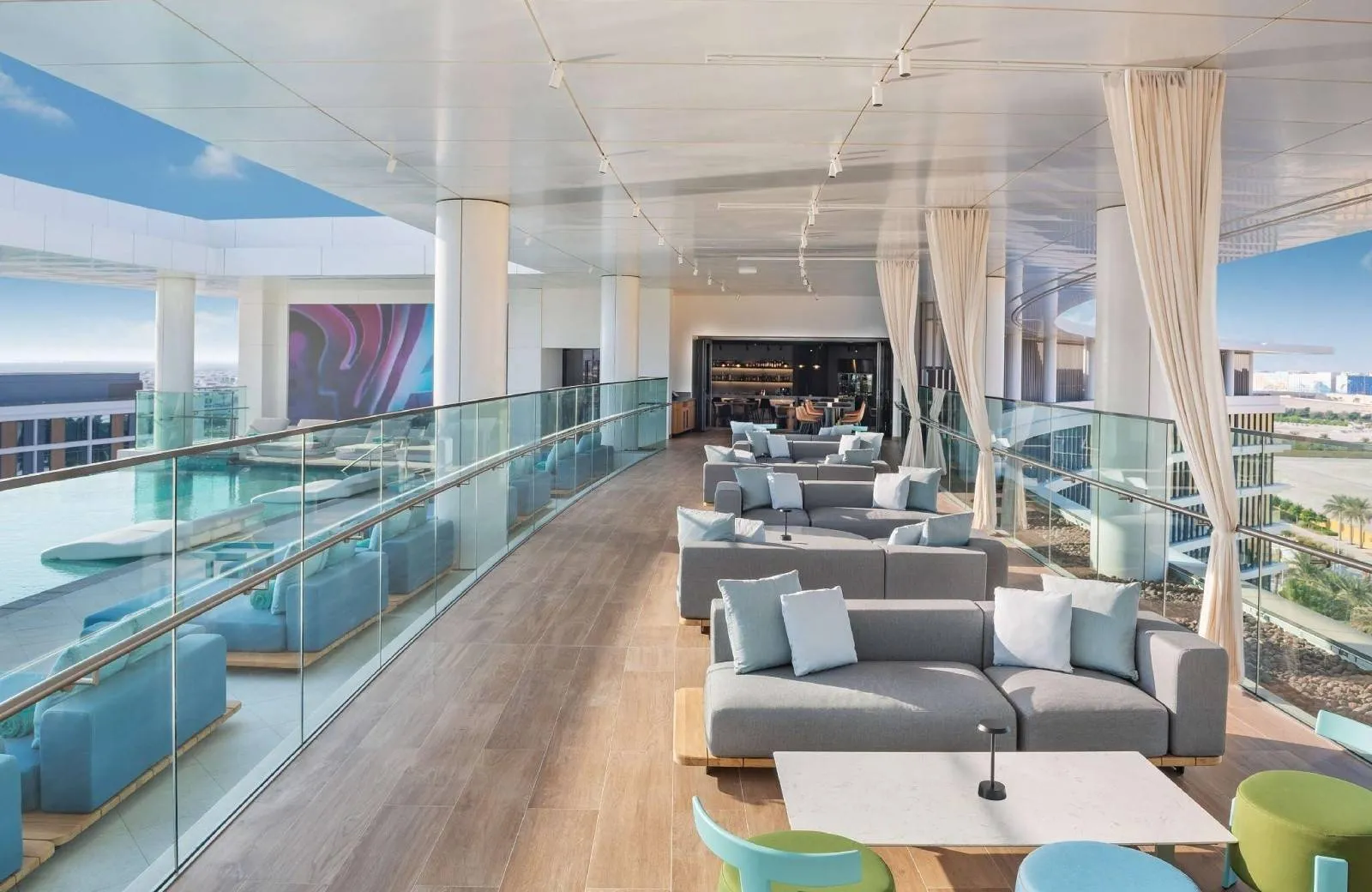 The WB Abu Dhabi, Curio Collection by Hilton 5*