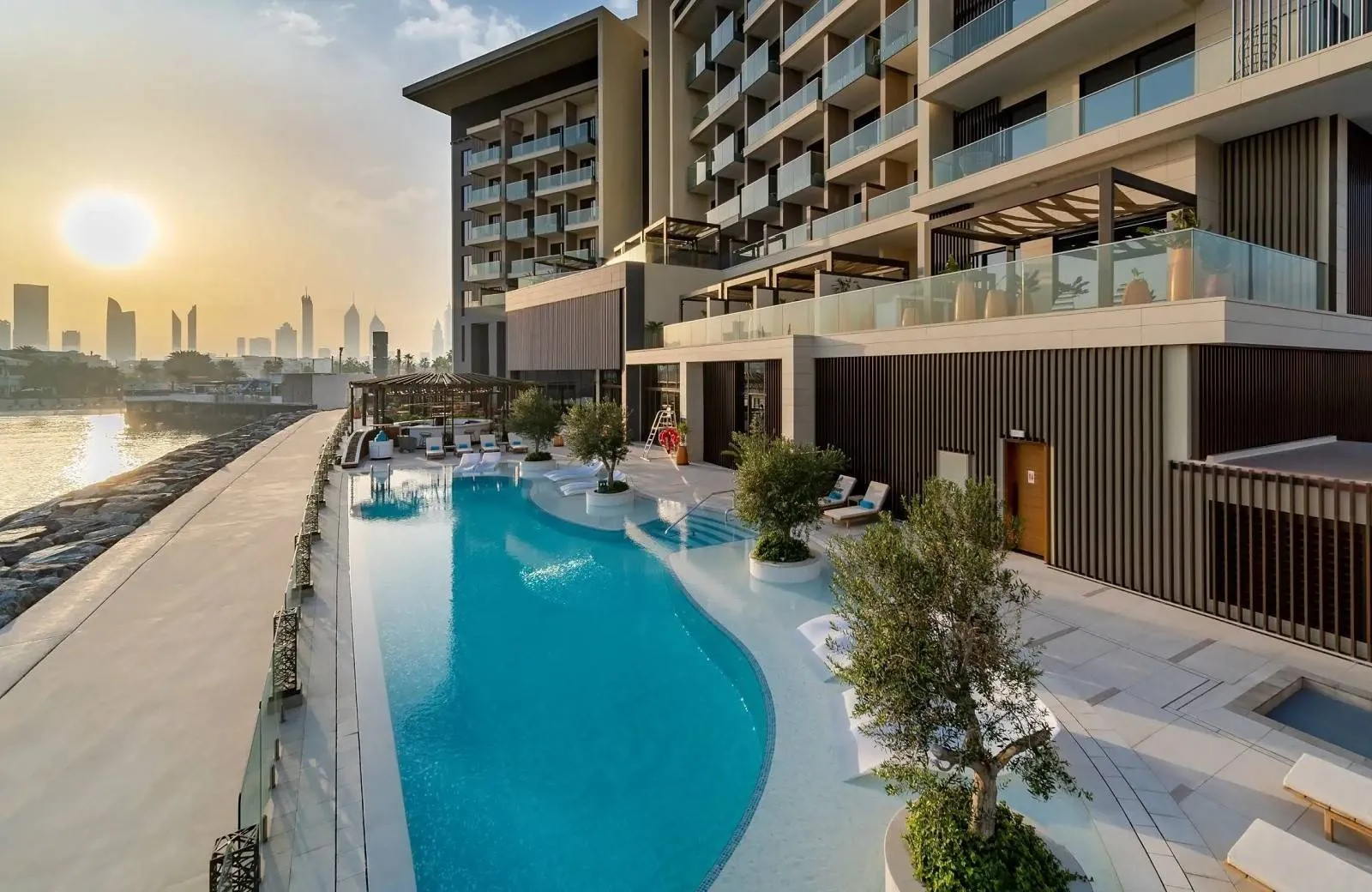 Hyatt Centric Jumeirah Dubai 5*