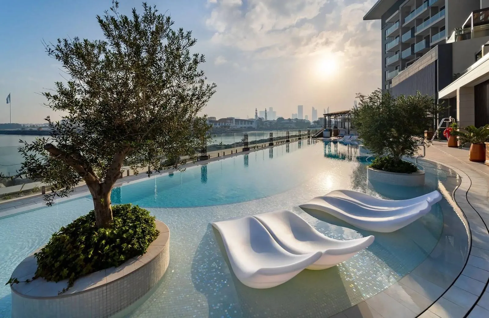 Hyatt Centric Jumeirah Dubai 5*