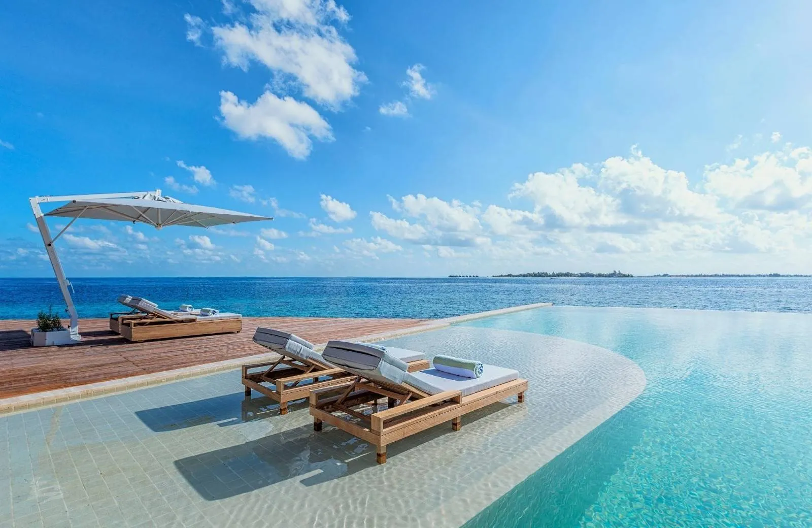 Kudadoo Maldives Private Island 5*