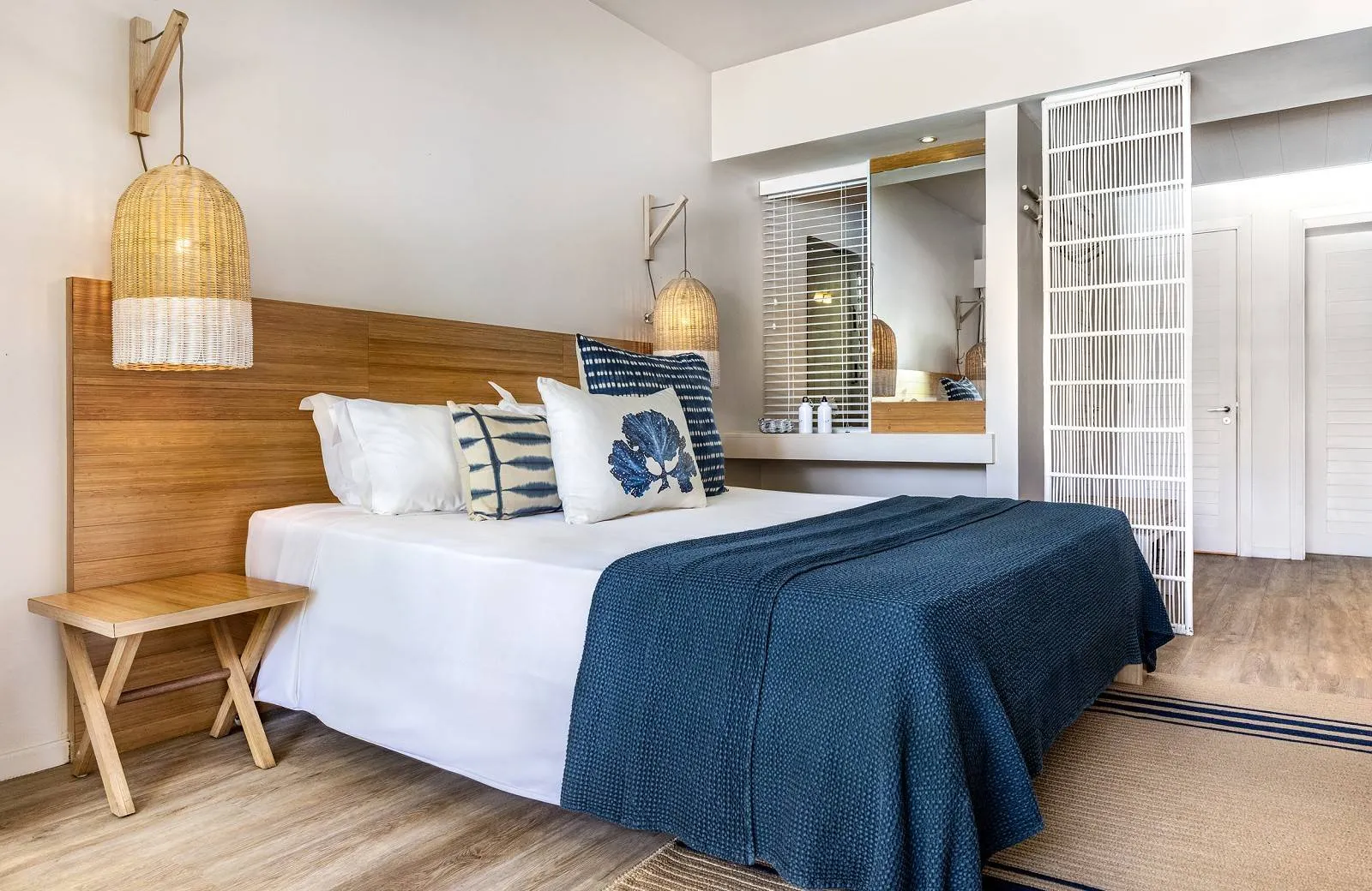 Lagoon Attitude Hotel 4*