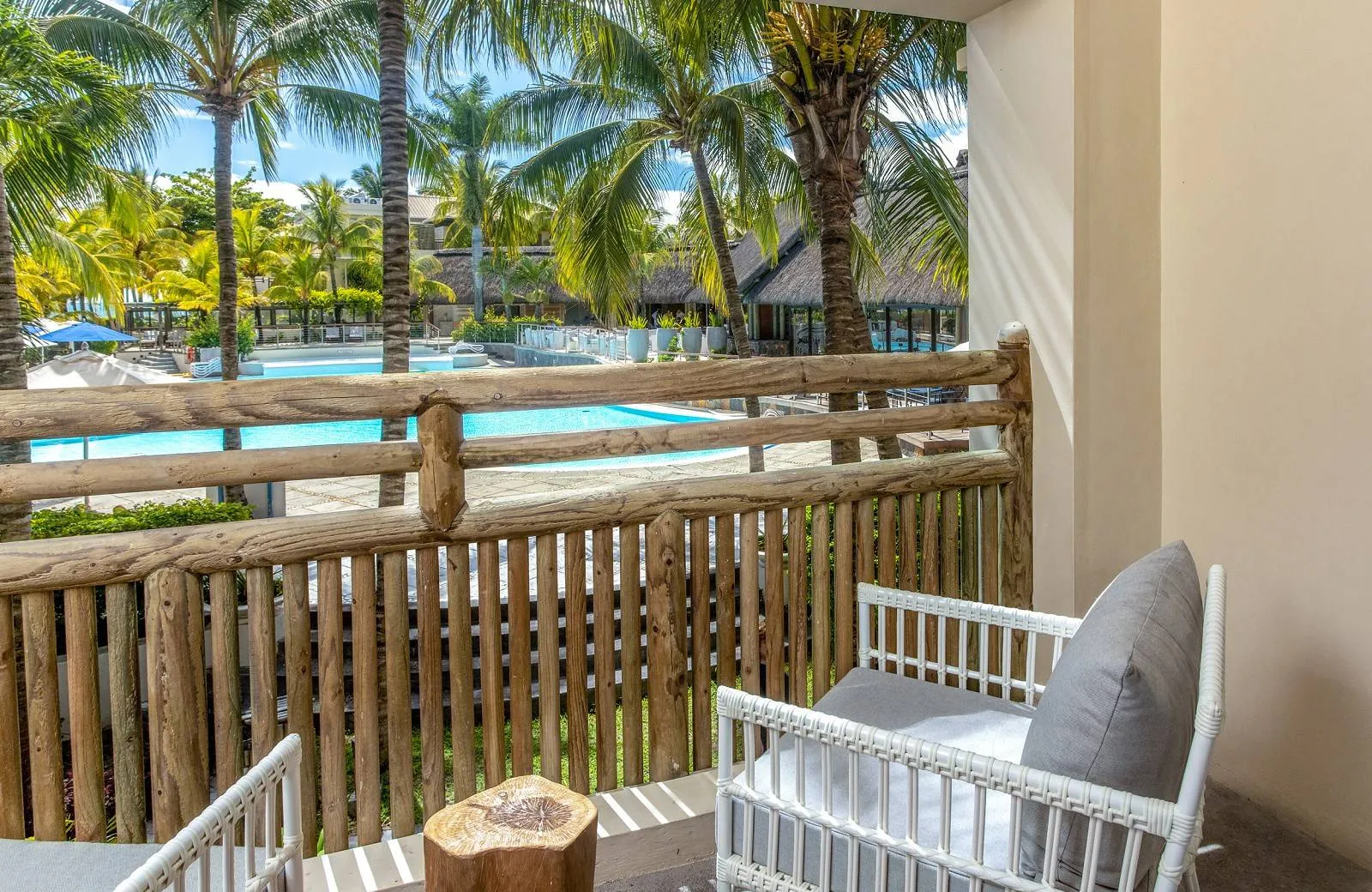 Lagoon Attitude Hotel 4*