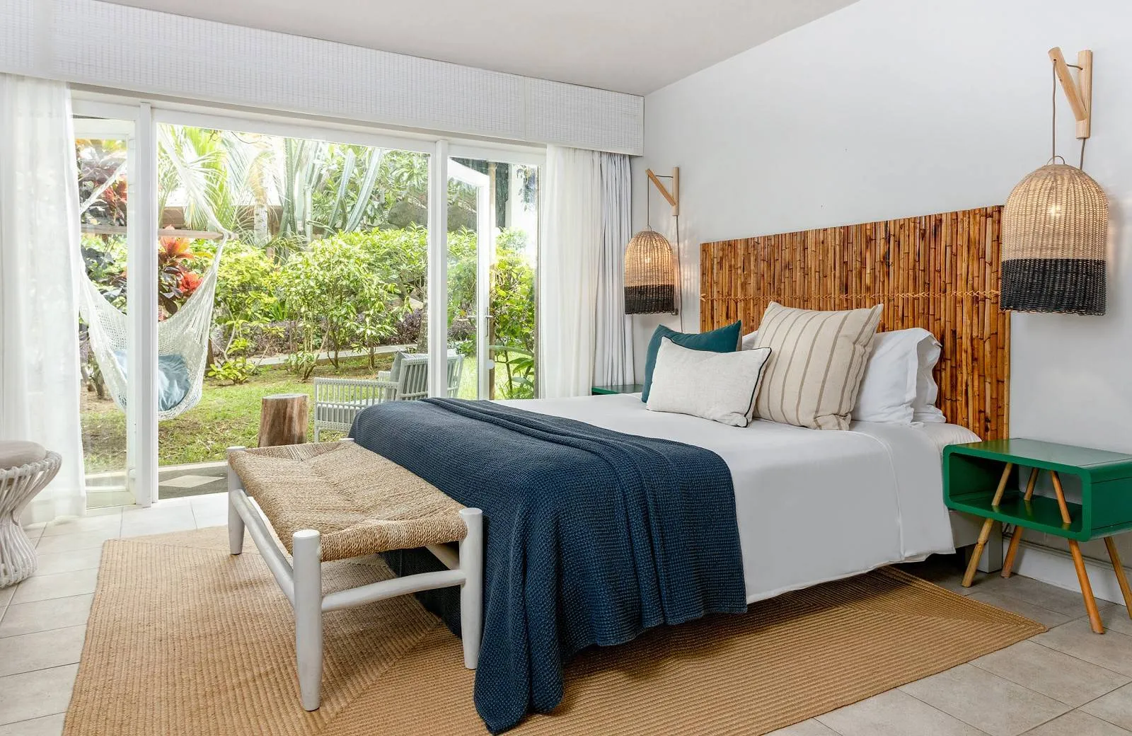 Lagoon Attitude Hotel 4*