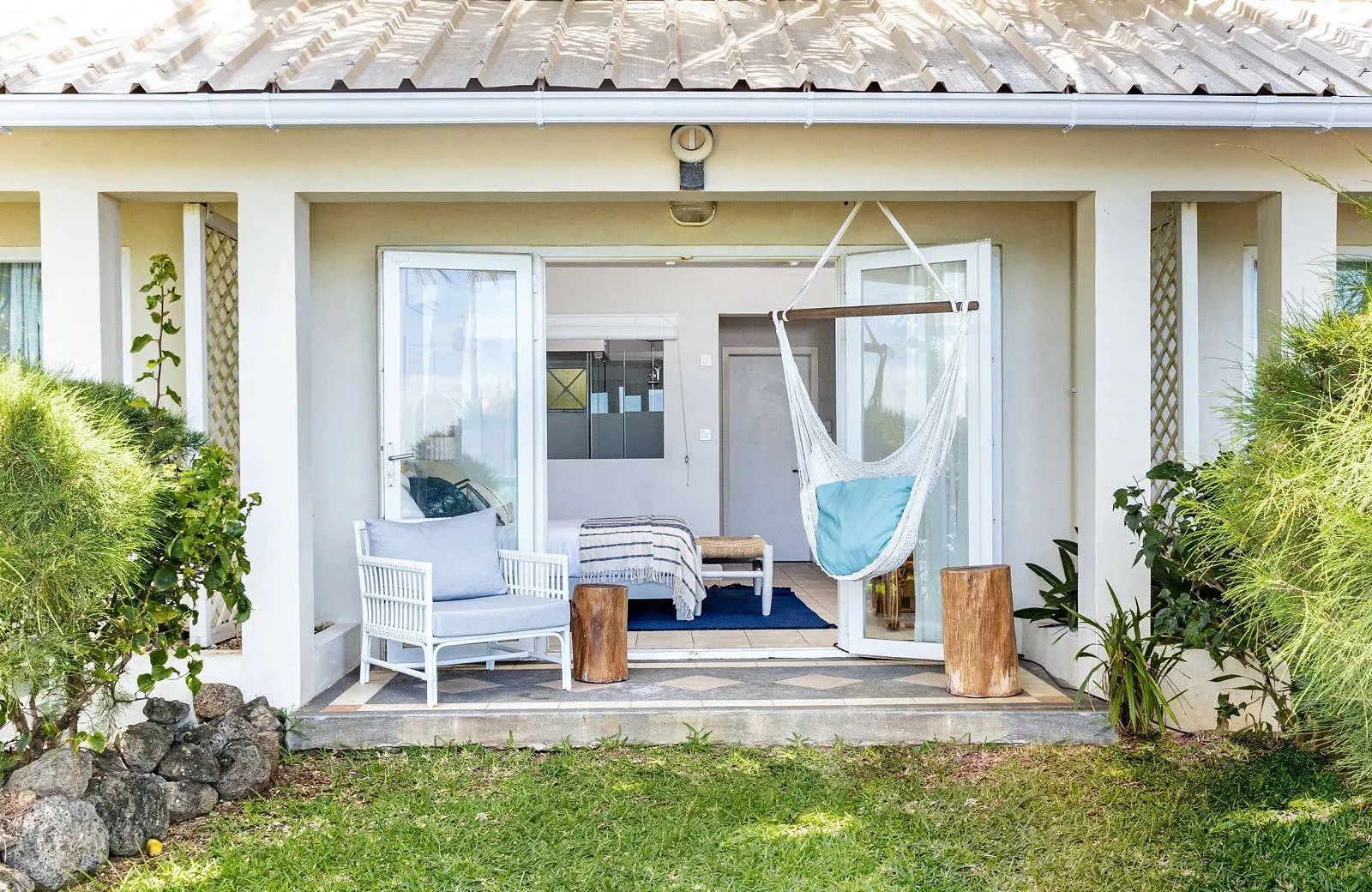 Lagoon Attitude Hotel 4*