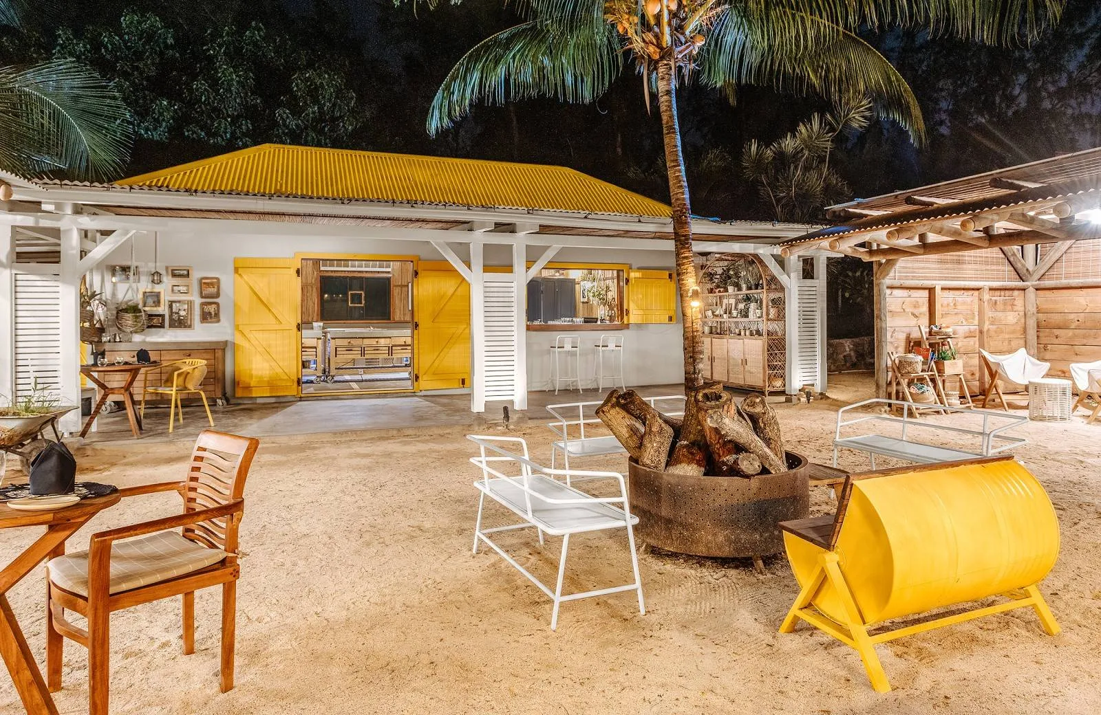 Lagoon Attitude Hotel 4*