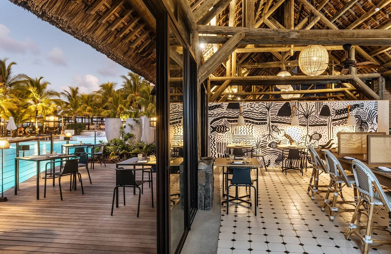 Lagoon Attitude Hotel 4*