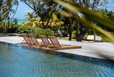 Lagoon Attitude Hotel 4*