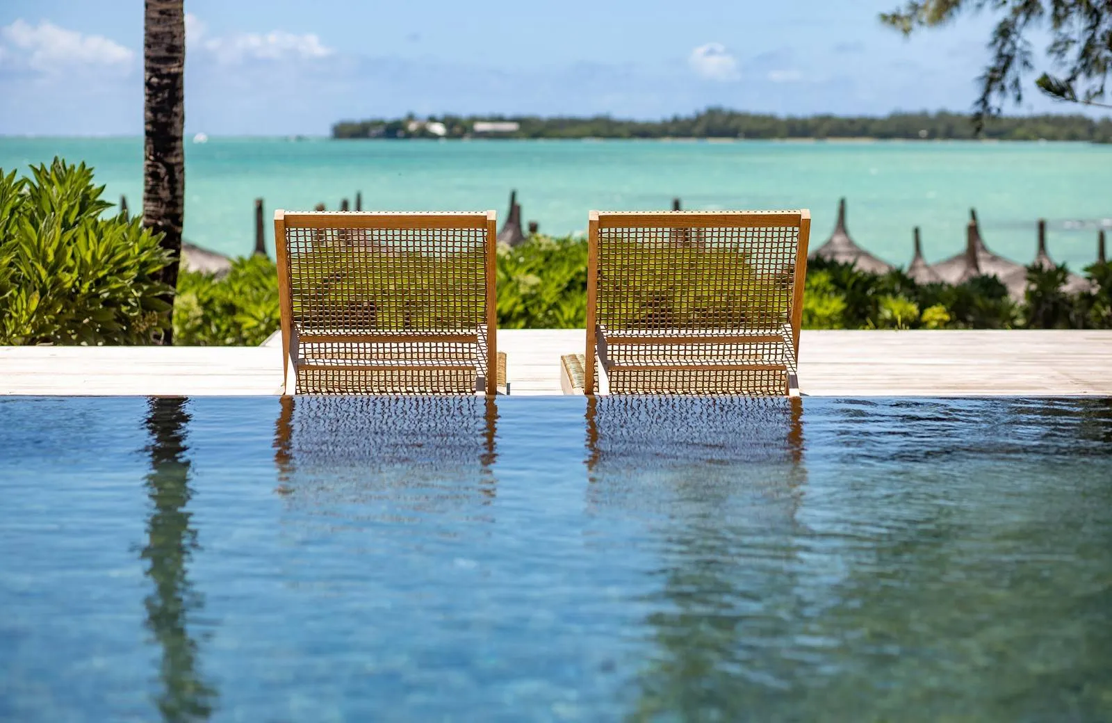 Lagoon Attitude Hotel 4*