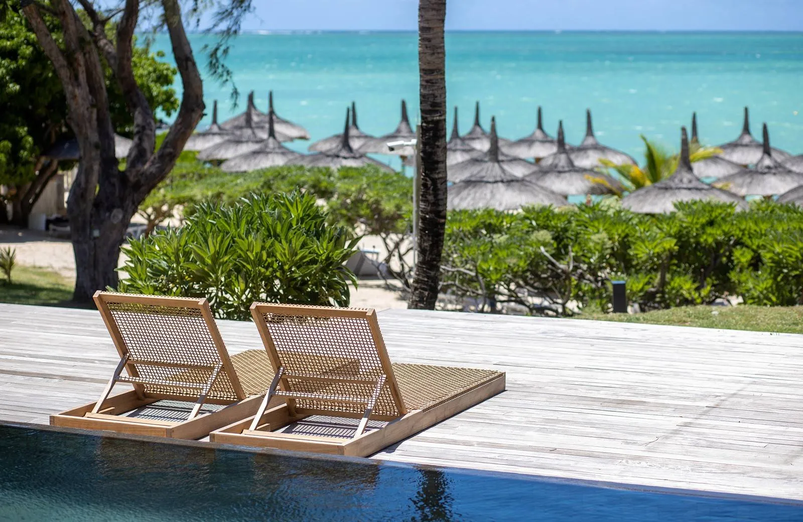 Lagoon Attitude Hotel 4*