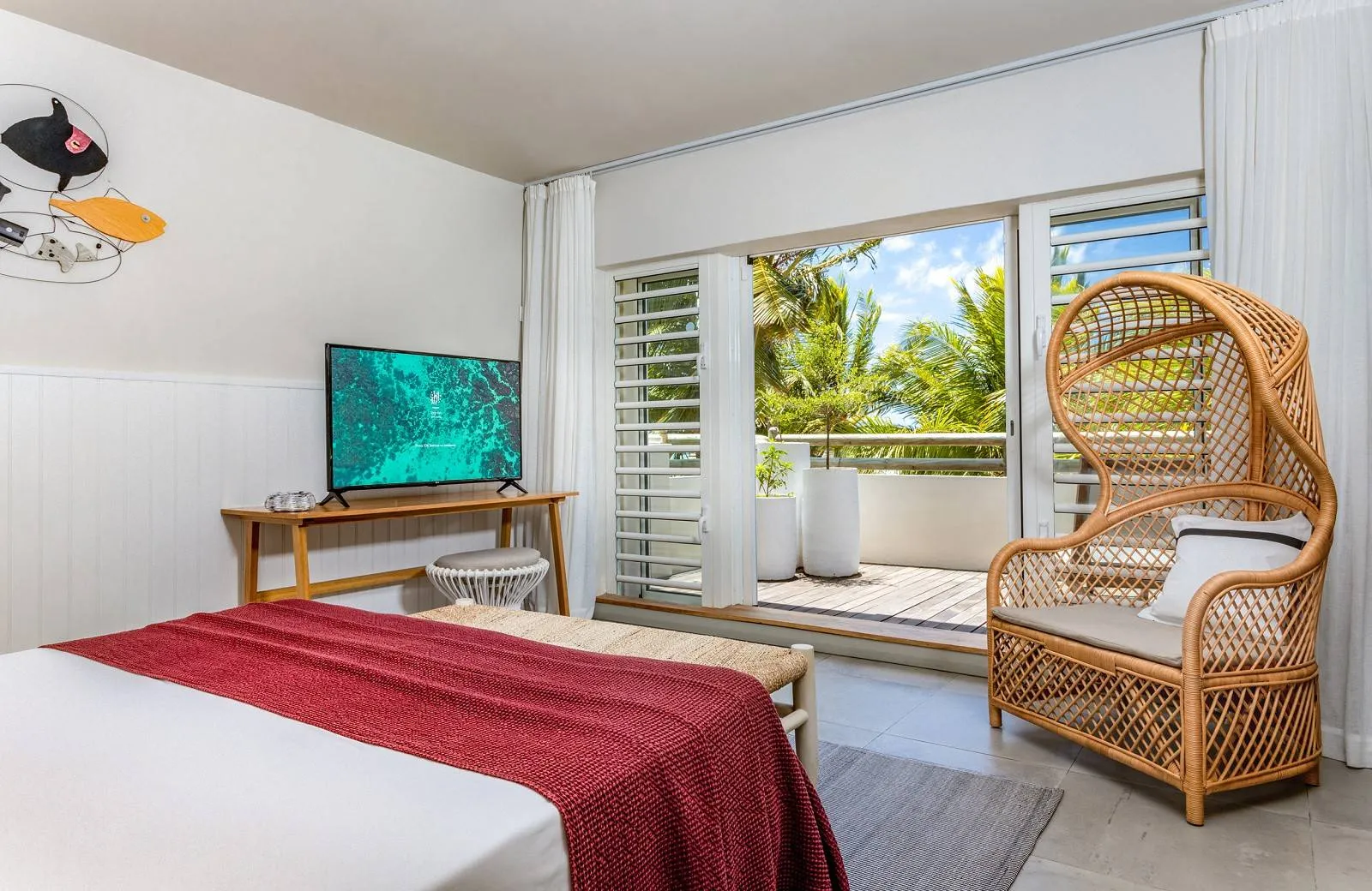 Lagoon Attitude Hotel 4*