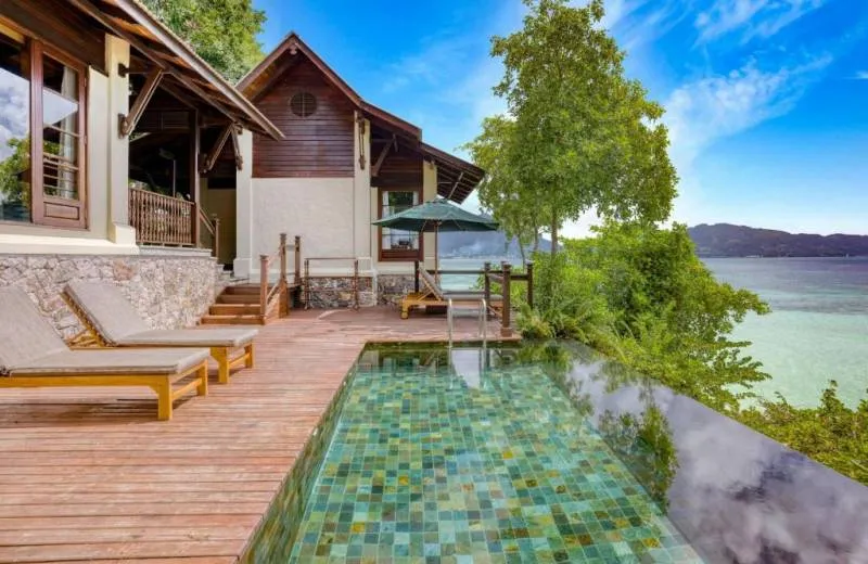JA Enchanted Island Resort 5*