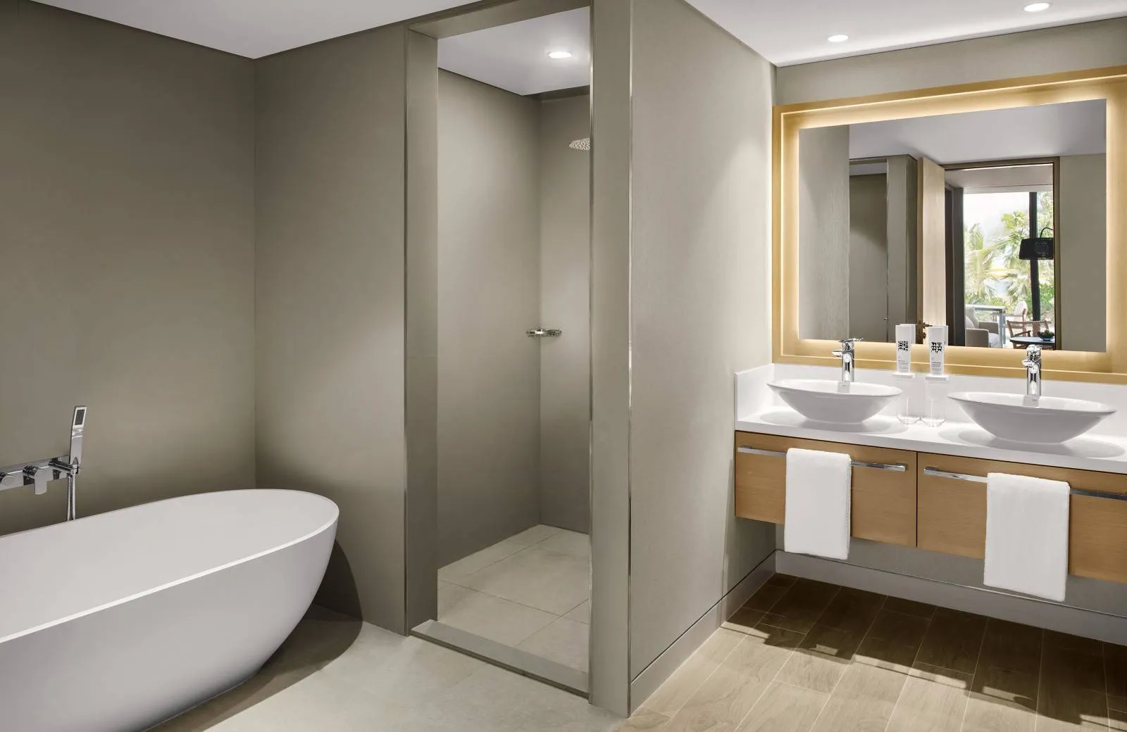 Movenpick Resort Al Marjan Island 5*