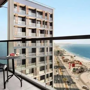 Wyndham Garden Ajman Corniche 4*