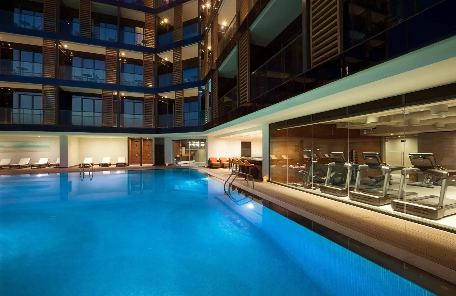 Wyndham Garden Ajman Corniche 4*