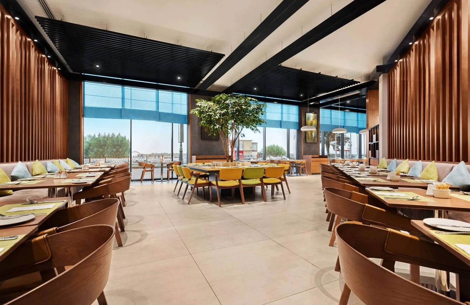 Wyndham Garden Ajman Corniche 4*