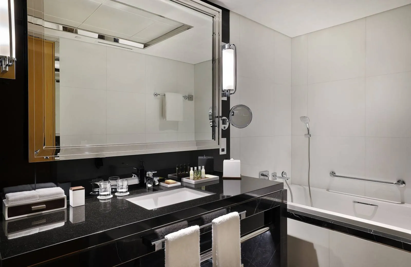 Hilton Dubai Palm Jumeirah 5*