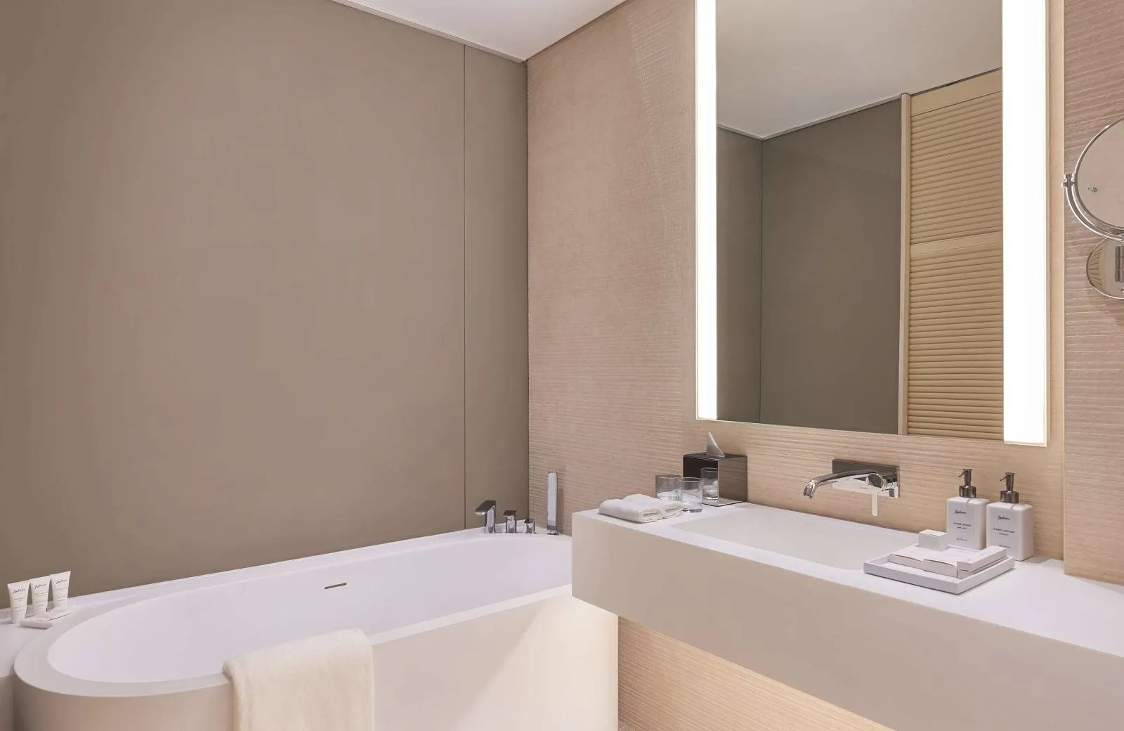 Radisson Beach Resort Palm Jumeirah 4*