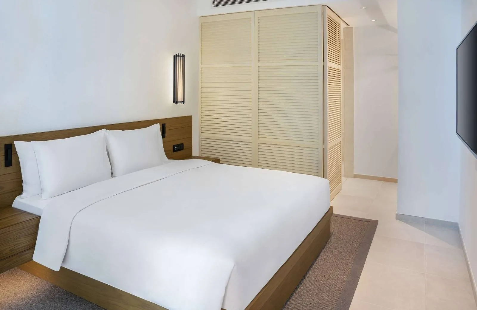 Radisson Beach Resort Palm Jumeirah 4*